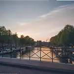 Anna Houseboat Amsterdam