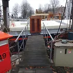 Anna Houseboat *