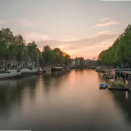 Anna Houseboat * Amsterdam