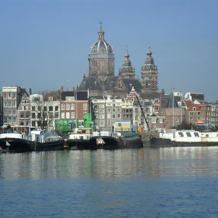 Anna Houseboat Botel Amsterdam