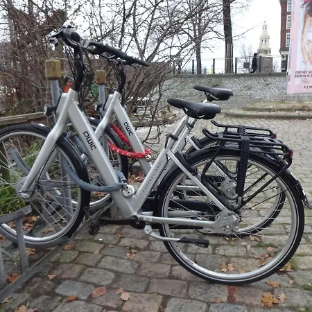 Anna Houseboat Amsterdam